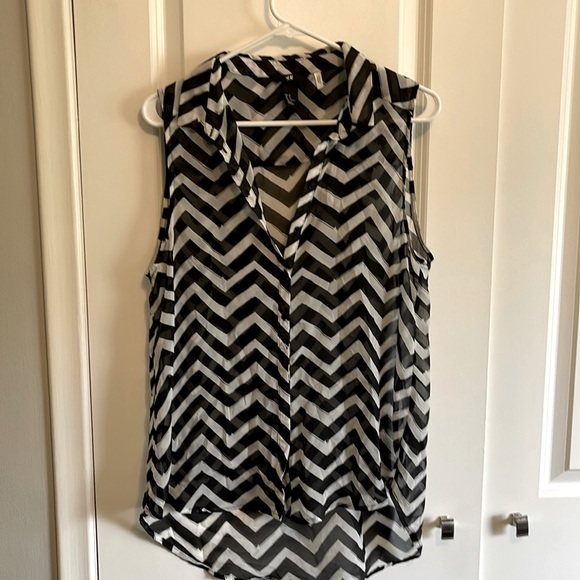 H&M size 12 chevron pattern button up sheer tunic - Picture 1 of 1